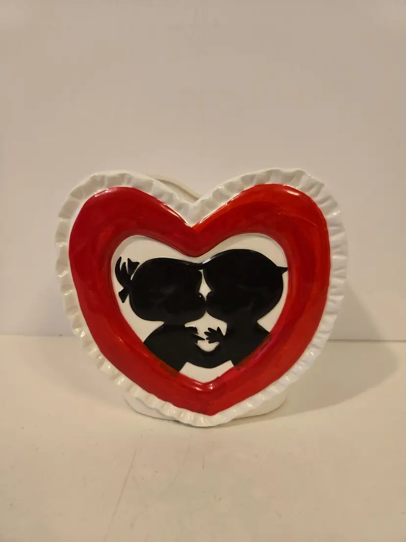 #02 - Vintage Rubens Originals Kissing Couple Ceramic Heart Planter