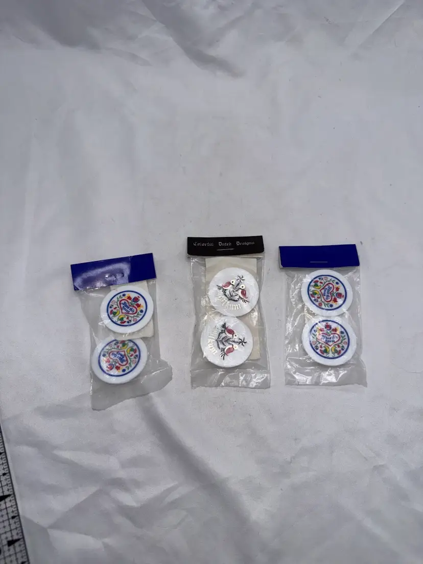 VTG Wilkum Pennsylvania Dutch Hex Sign Bottle Tops