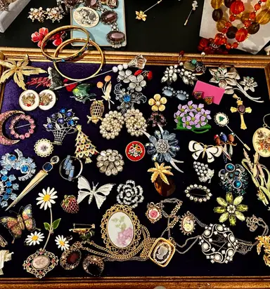 Vintage Jewelry! 😍