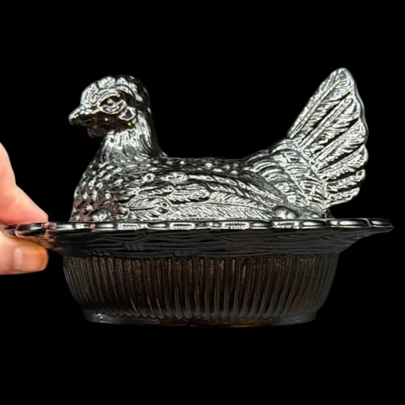 MOSSER BLACK GLASS HEN ON A NEST 6 1/2” Excellent Condition