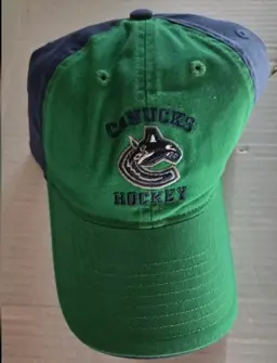 Reebok NHL Vancouver Canucks Slouch Adjustable Hat Size One Size