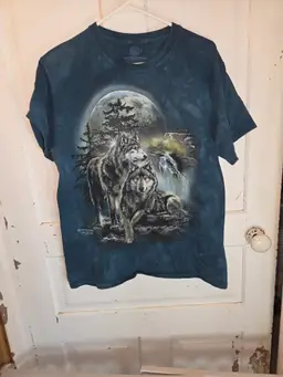 Wolf shirt, medium