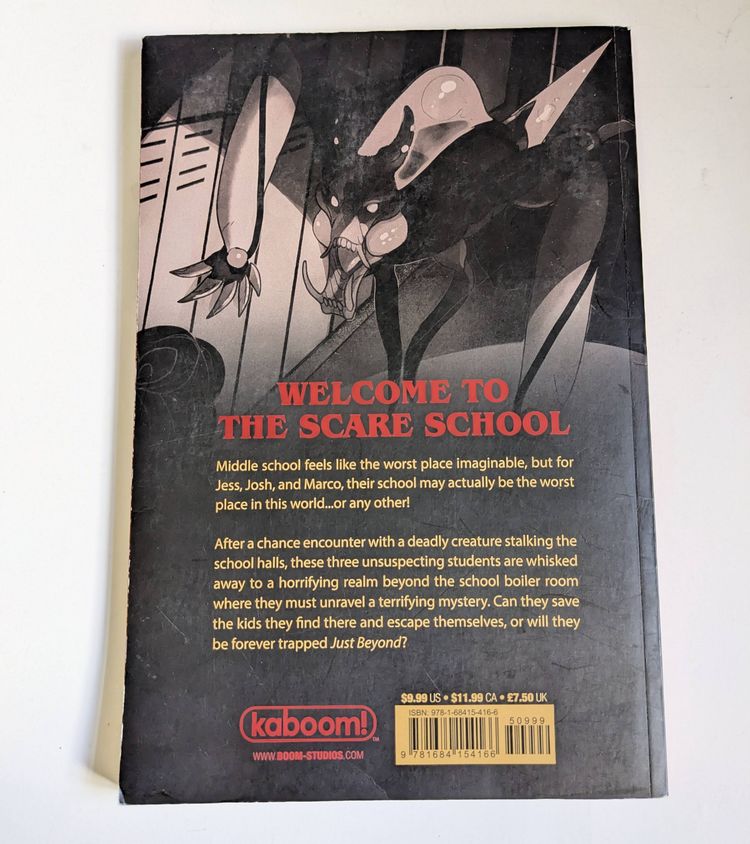 R.L. Stine The Scare School: Just Beyond (Paperback, Graphic Novel)