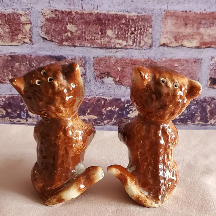 Mid-Century Japanese Ceramic Porcelain Racoon Salt & Pepper Shaker Set ~ Kitschy&Cute GUC