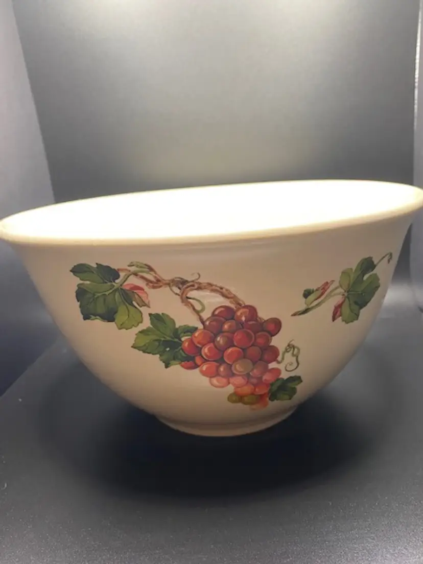 1984 Teleflora Ceramic Fruit Bowl w/ Grapes