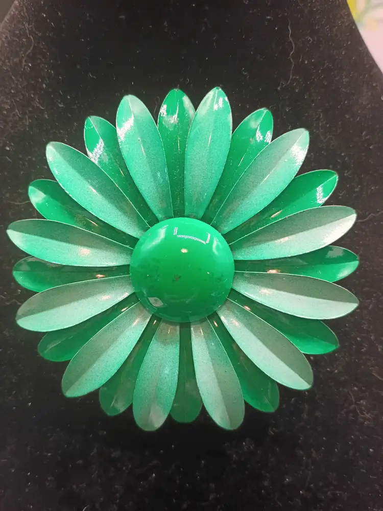 Vintage Green Daisy Enamel Brooch