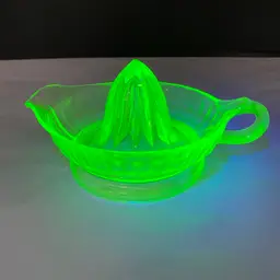 Vintage Federal Glass Green Uranium Citrus Juicer