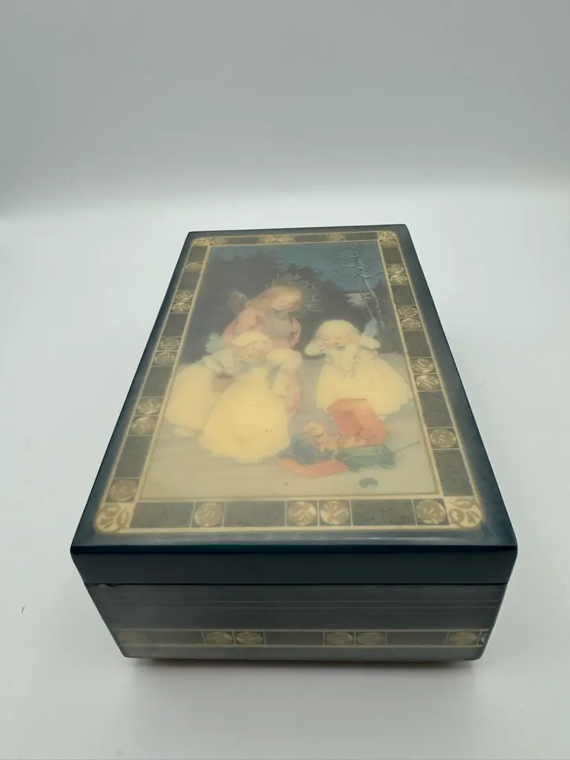 Vintage Lacquered Enesco Christmas Jewlery Music Box “Cantique De Noel”
