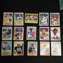 #32 Topps Football Cards Lot 15 80/81