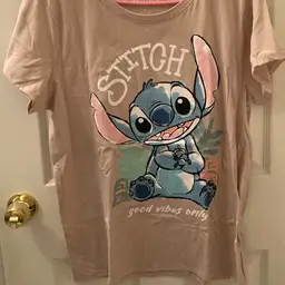 Disney stitch women’s short sleeve T-shirt, tan, Size Large