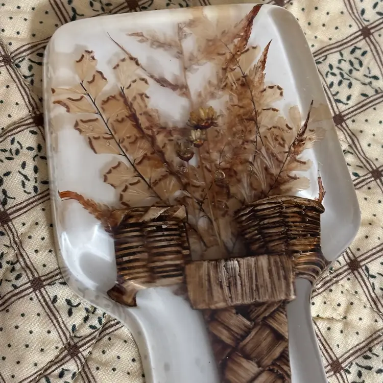 Vtg Resin Spoon Rest Multi Baskets With Feathers? Dried Foliage?