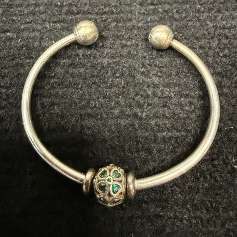 PANDORA Silver 925 Bangle Bracelet Sz  7 w/ Four Leaf Clover Green Crystal Charm