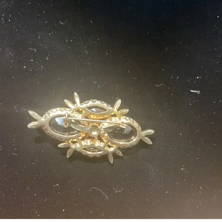 Vintage Purple Glass Gold Tone Brooch