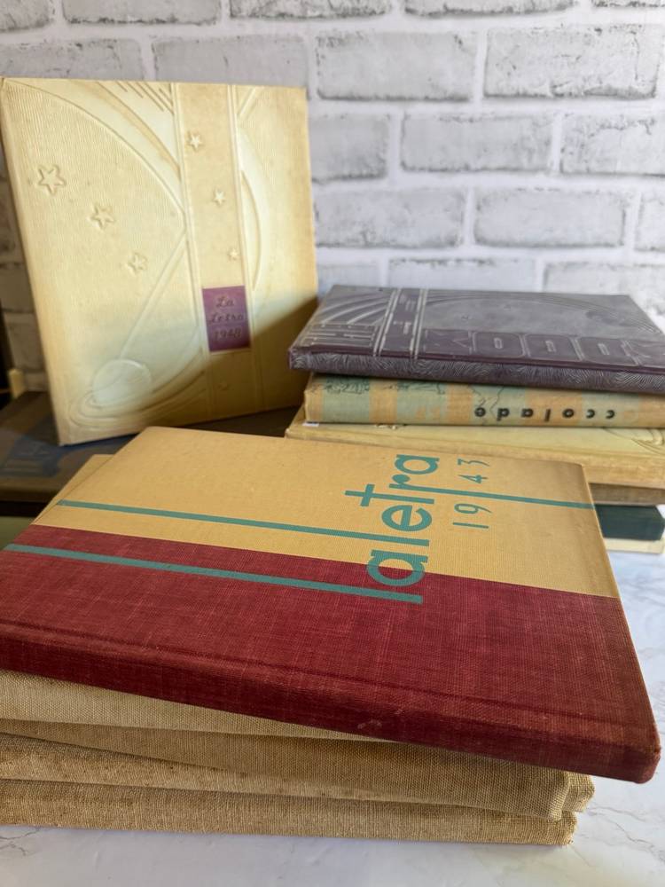 Pop Up Vintage Yearbook Flip Through Chat!