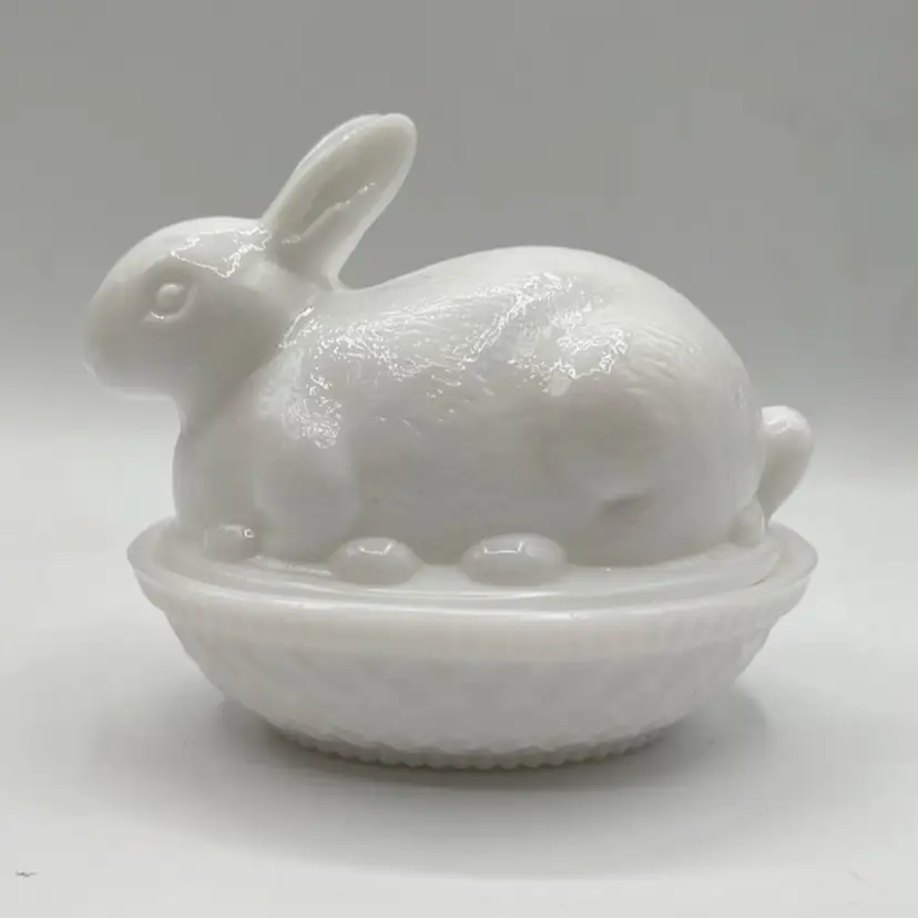 Imperial Glass Vintage Milk Glass Bunny Rabbit On Nest Covered Candy Trinket Dish