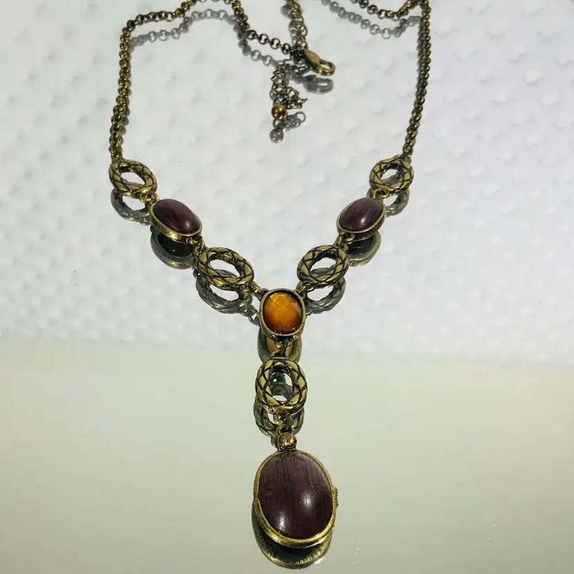 Vintage SAQ Costume Jewelry Necklace Gold Tone Metal And Different Hues Of Brown Beads
