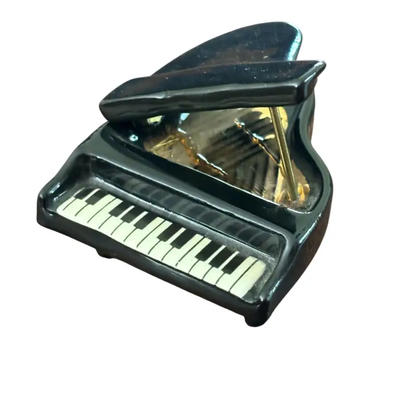 Hagen-Renaker Piano