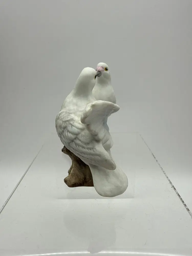 Vintage Lefton China Hand Painted Doves Perched On A Tree Branch No 00754