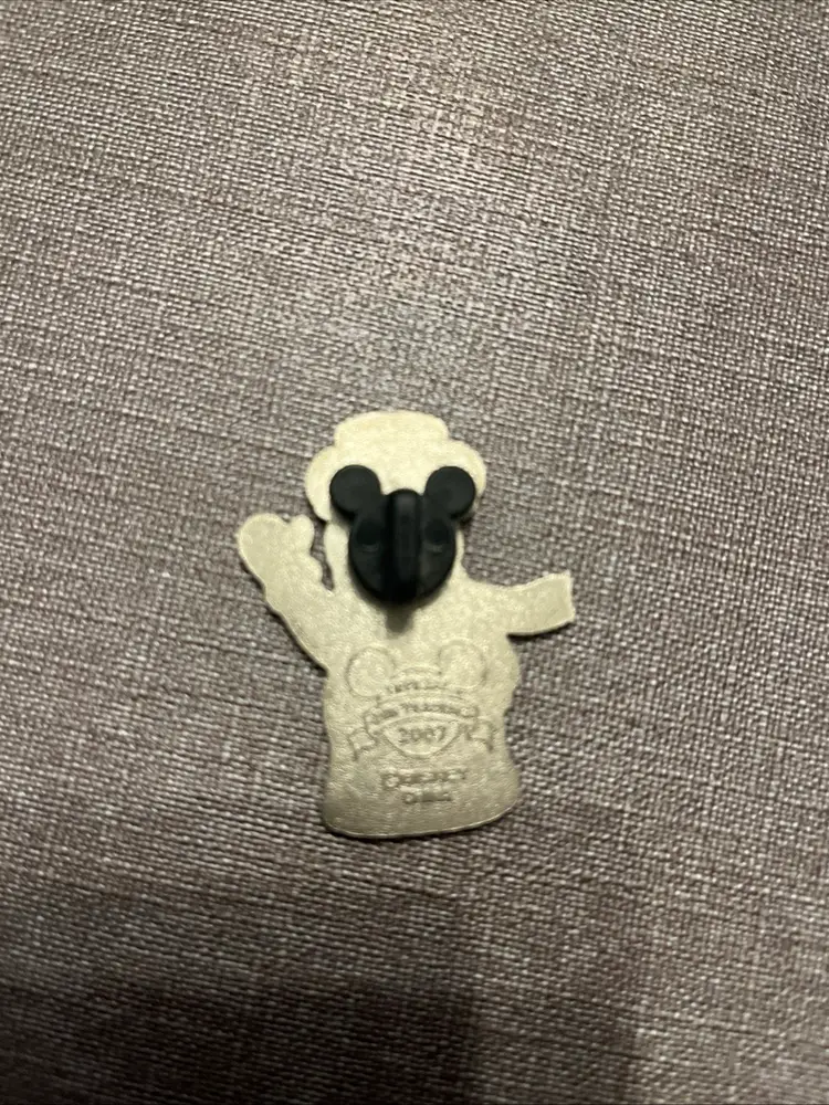 Walt Disney World Christmas 2007 Sparkle Glitter Snowman Mickey Mouse Pin 57891