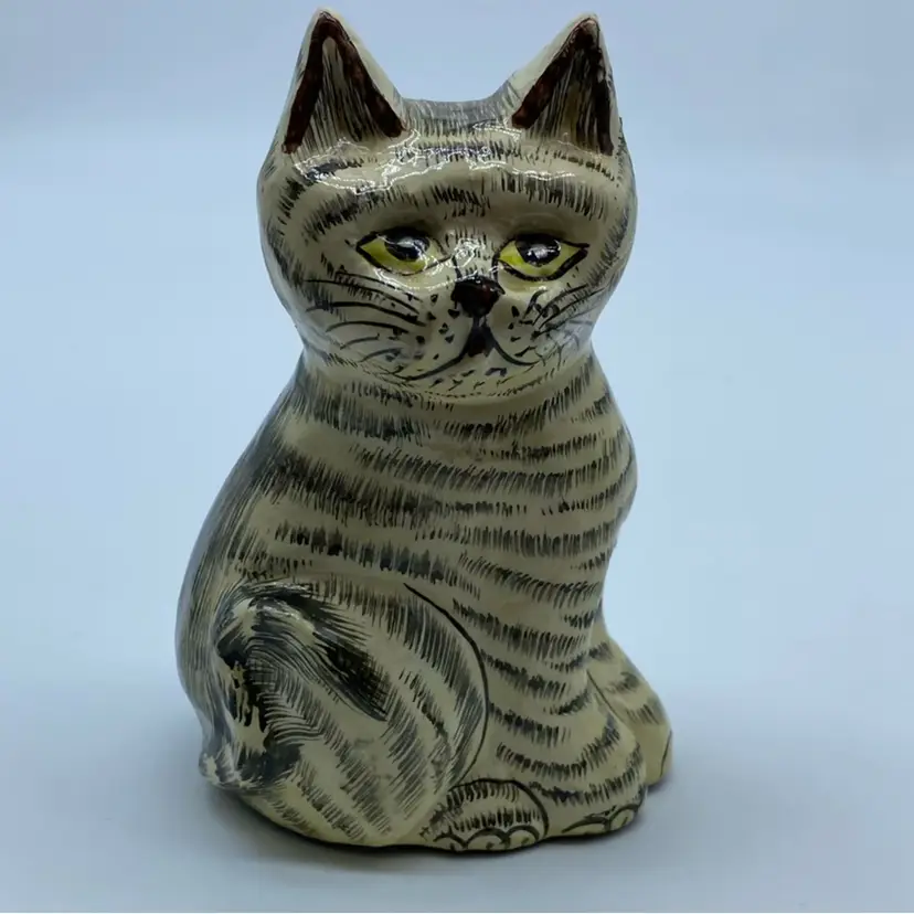 #1452 hand-painted Kashmiri papier-mâché cat figurine with intricate floral motifs.