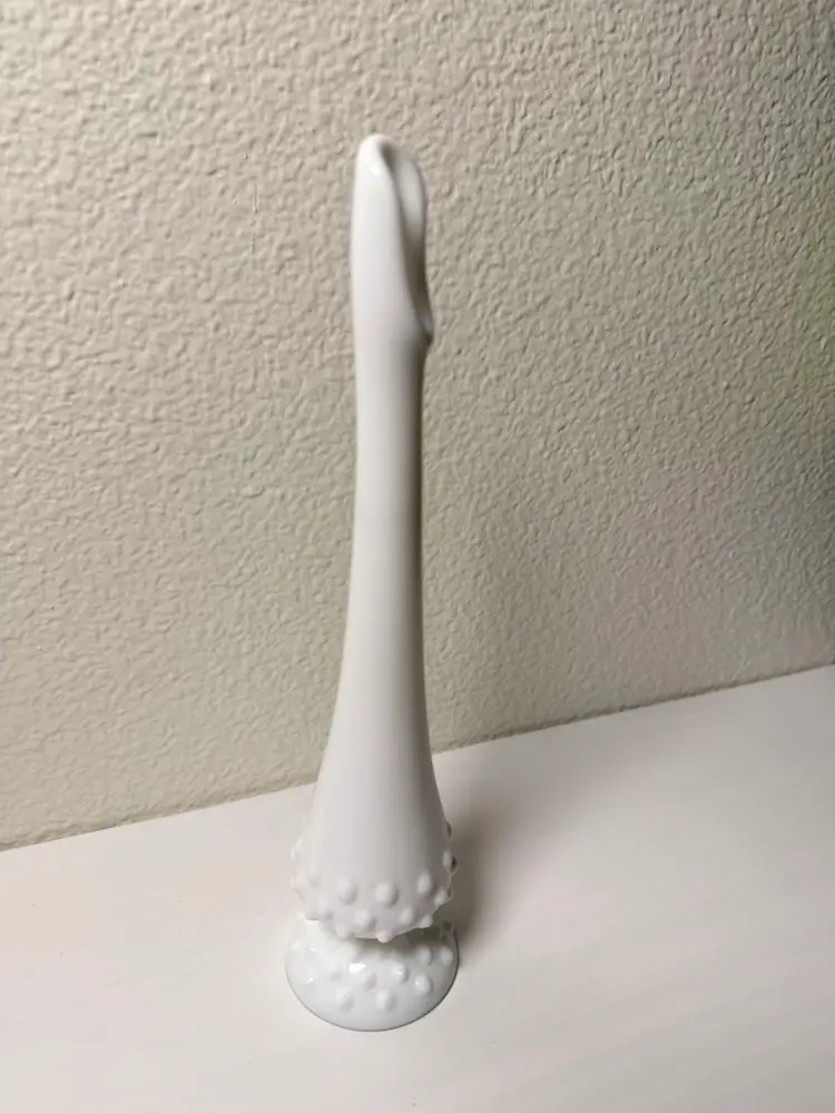 Swung Vase
