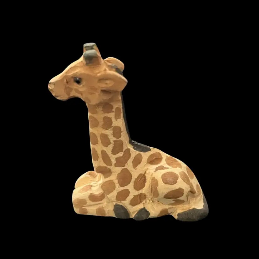 Melissa jones signed giraffe - Hand Carved Wooden Giraffe As Shown 🦒