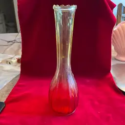 Vintage 1979’s Jeannette Glass Amberina Vase