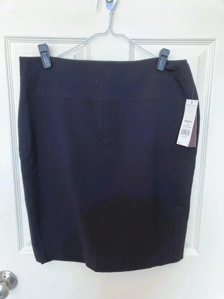 Dana Buchman NWT Women's Oxford Navy Skirt Size 12