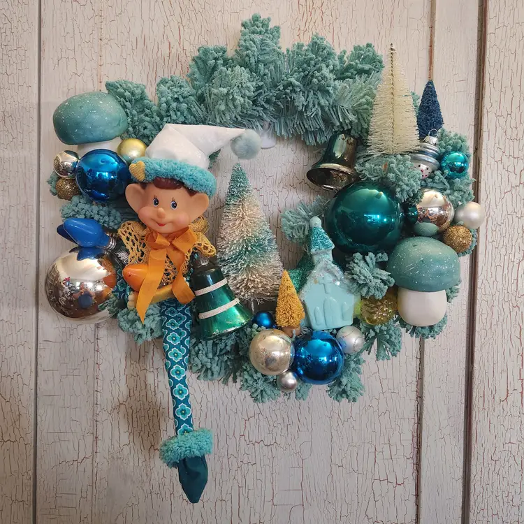 Kneehugger Christmas Wreath in Teals