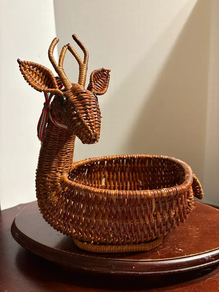 NOS Avon Wicker Reindeer Basket
