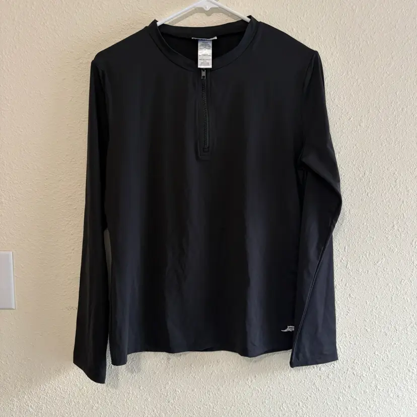 090. Tommy Bahama Black Long Sleeve Pullover