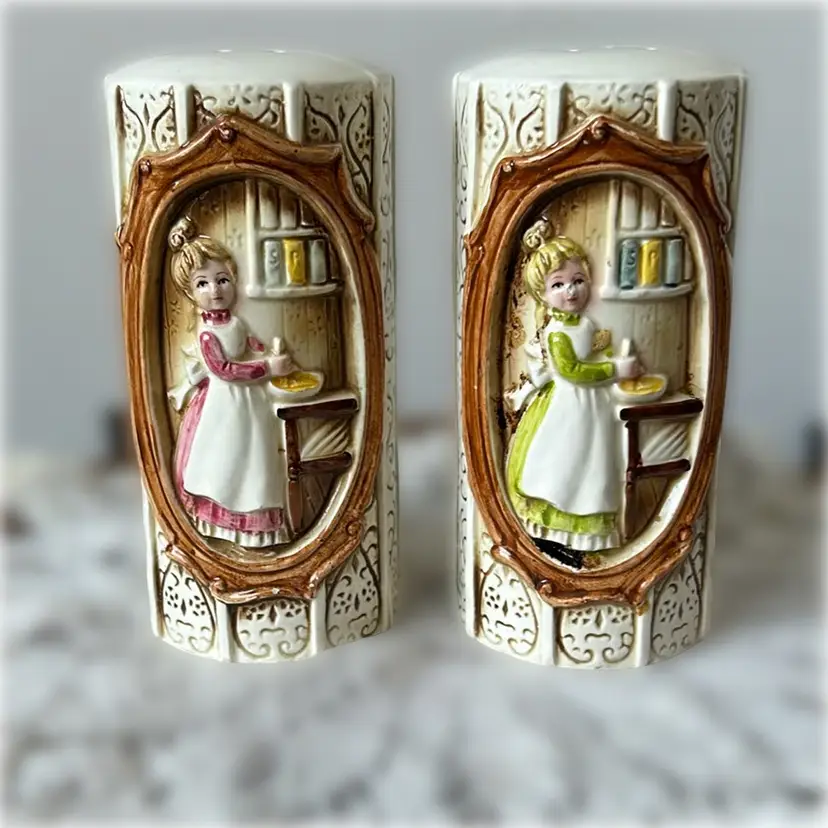 Sears And Roebuck Pioneer Woman Ceramic Salt And Pepper Shakers 1978 