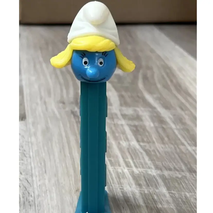 Vintage SMURFETTE PEZ Candy Dispenser Made In Austria Nice SMURF