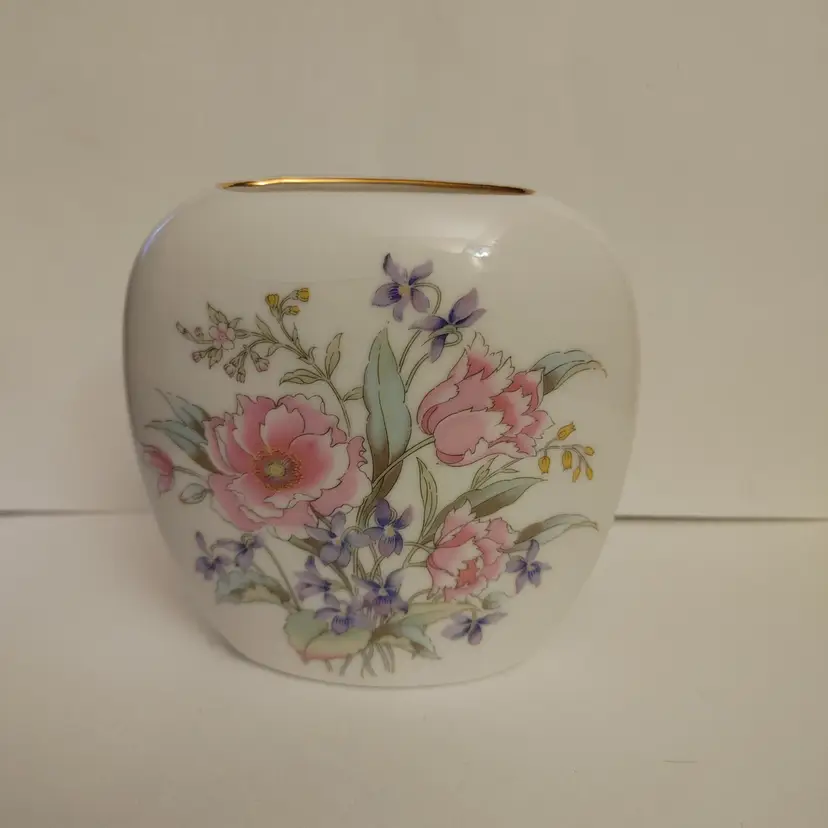 Floral vase. Made in Japan. 4.25 inches high. No chips or cracks