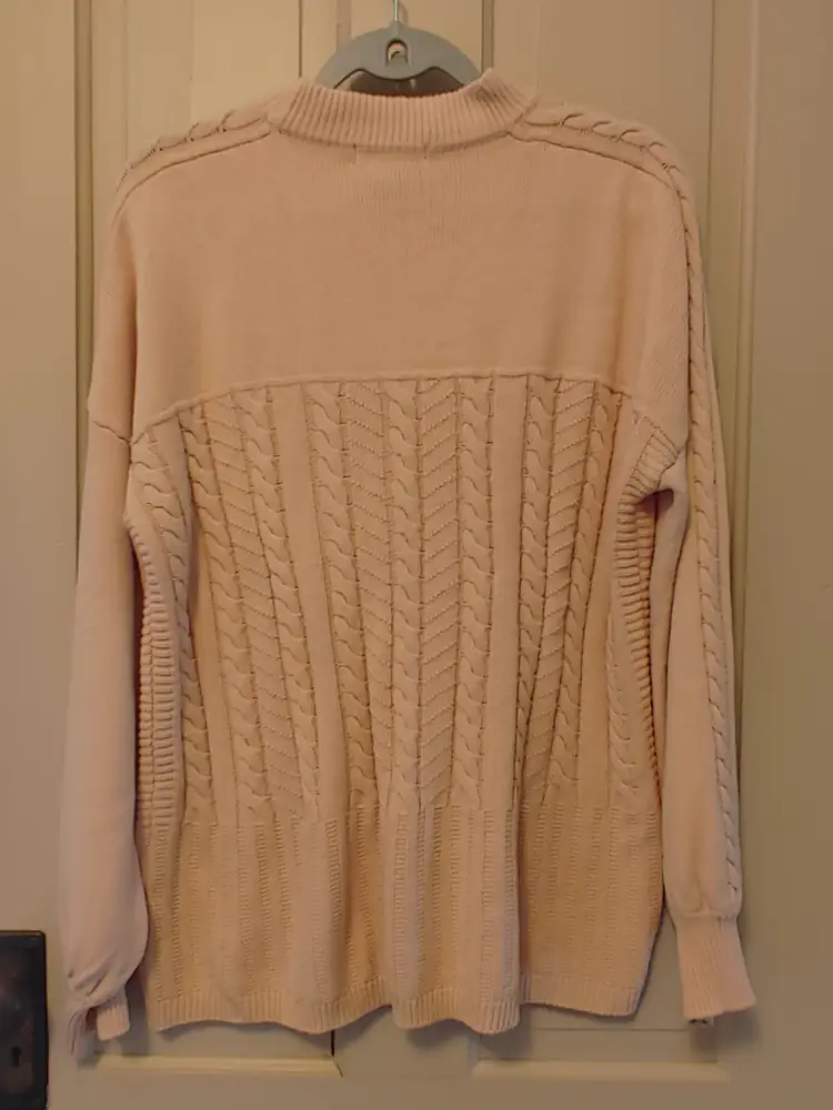 Top- Brand: Design History. Pink sweater. Size XL. Material- 100% acrylic. No callouts.