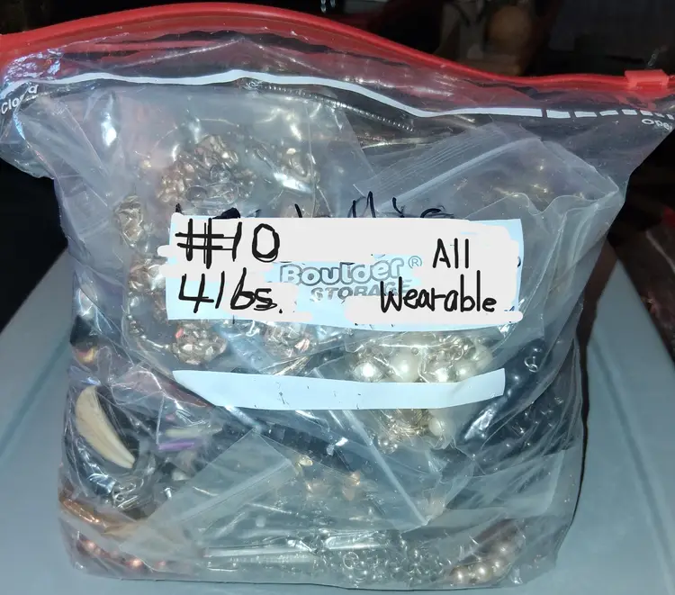 COSTUME JEWLERY 4 lbs MYSTERY ALL WEARABLE VTG to MOD Ea. Bagged! Resell/Keep #10