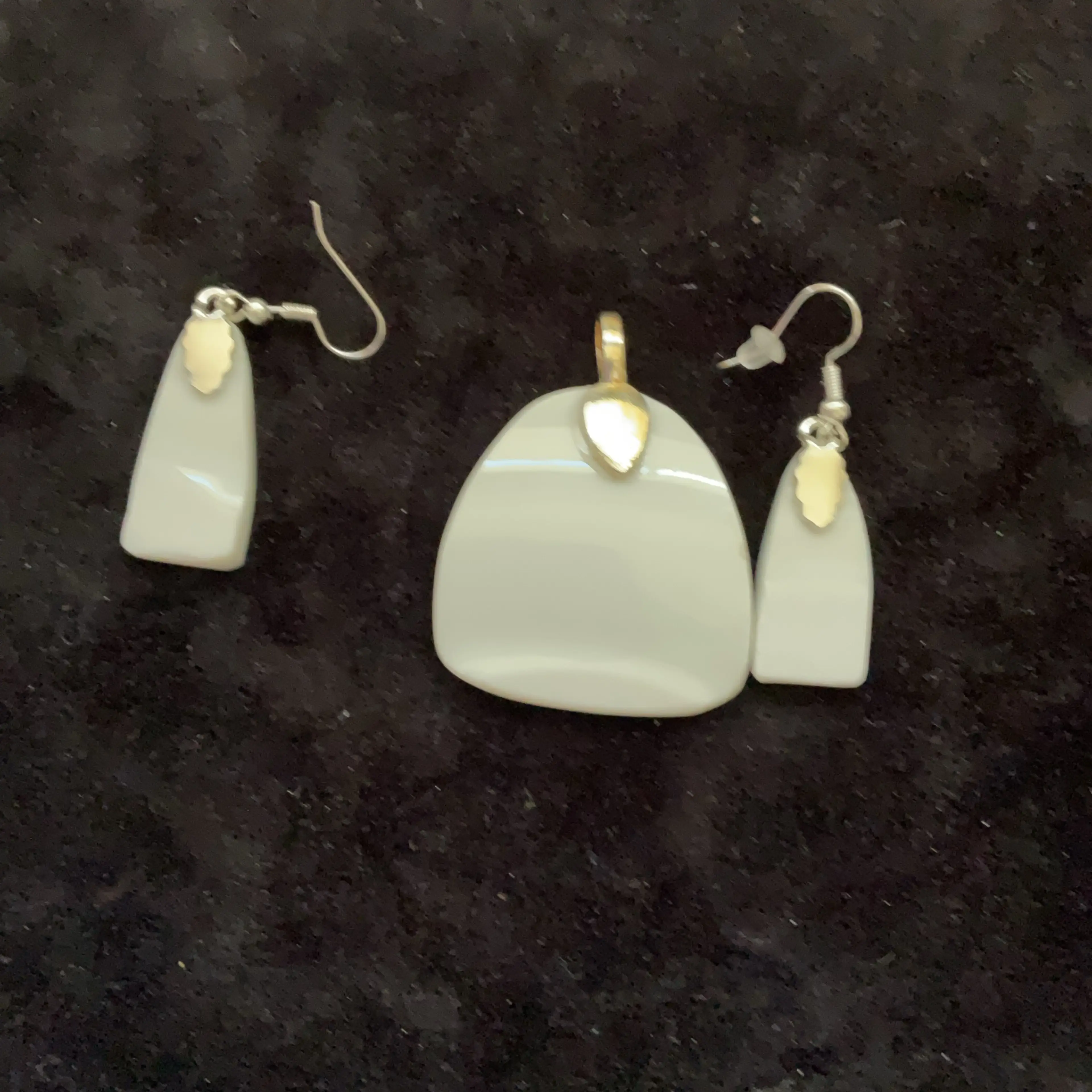 Image 2 of 2