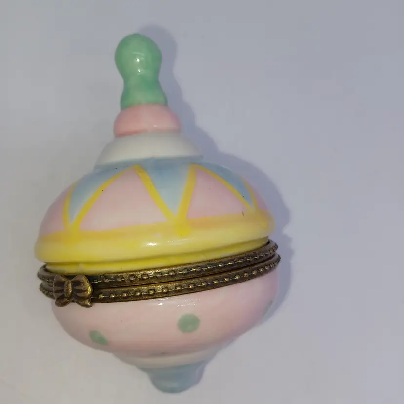 Vintage Spinning Top Shaped Hinged Trinket Box 3.5”L 3”W
