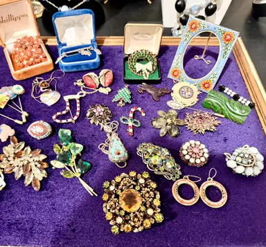 Vintage Jewelry! 😍