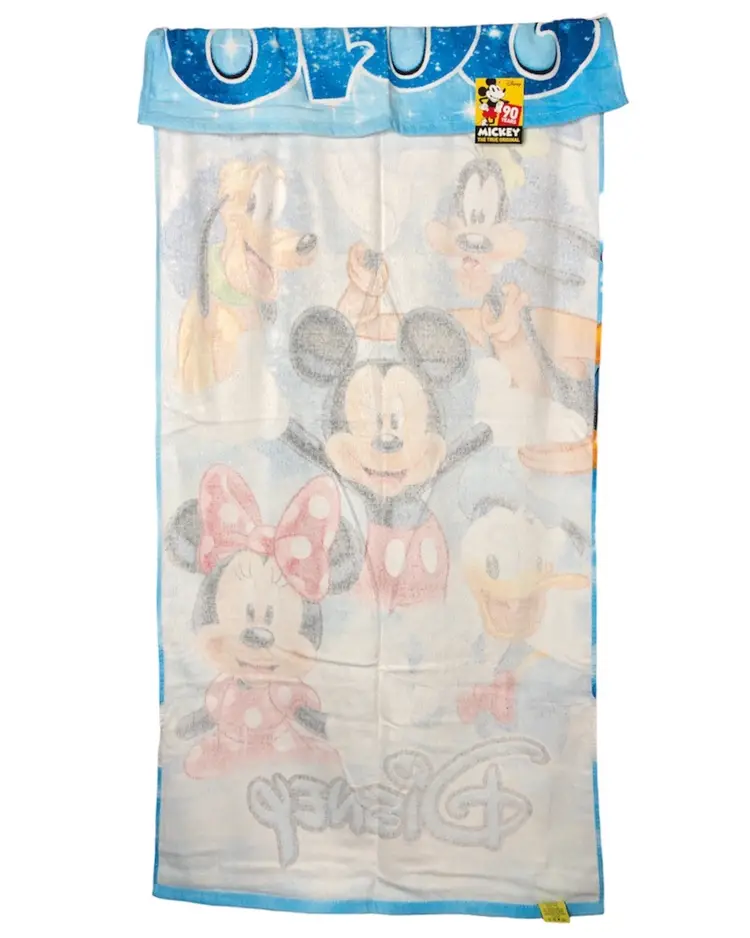 2019 DISNEY BEACH TOWEL 90 YEARS MICKEY THE TRUE ORIGINAL 28in X 58in Approx. NEW WITH TAGS