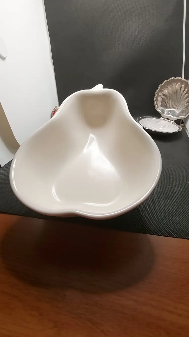 Vintage Pfaltzgraff Stoneware Heirloom Pear Shaped Serving Bowl Dish RARE! USA