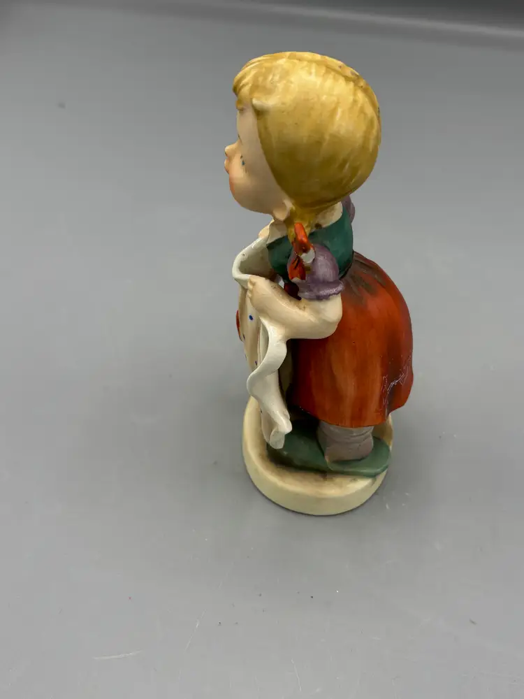Vintage ceramic Mothers Helper