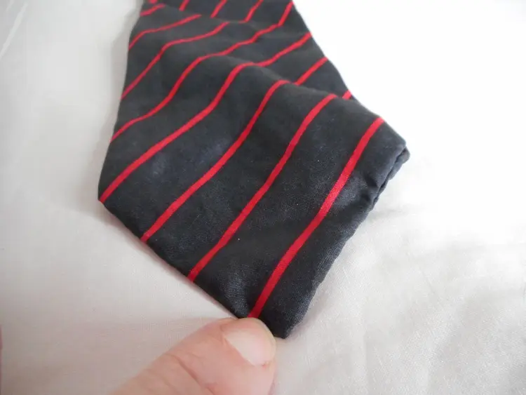 Vintage Orient Blue Red Striped silk narrow Tie necktie 1930s - 1950s