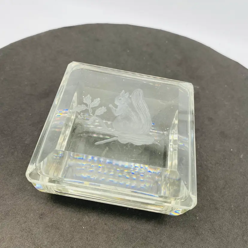 #0112 BELGIUM Val St Lambert Crystal Cigarette Trinket Box Lid Etched squirrel
