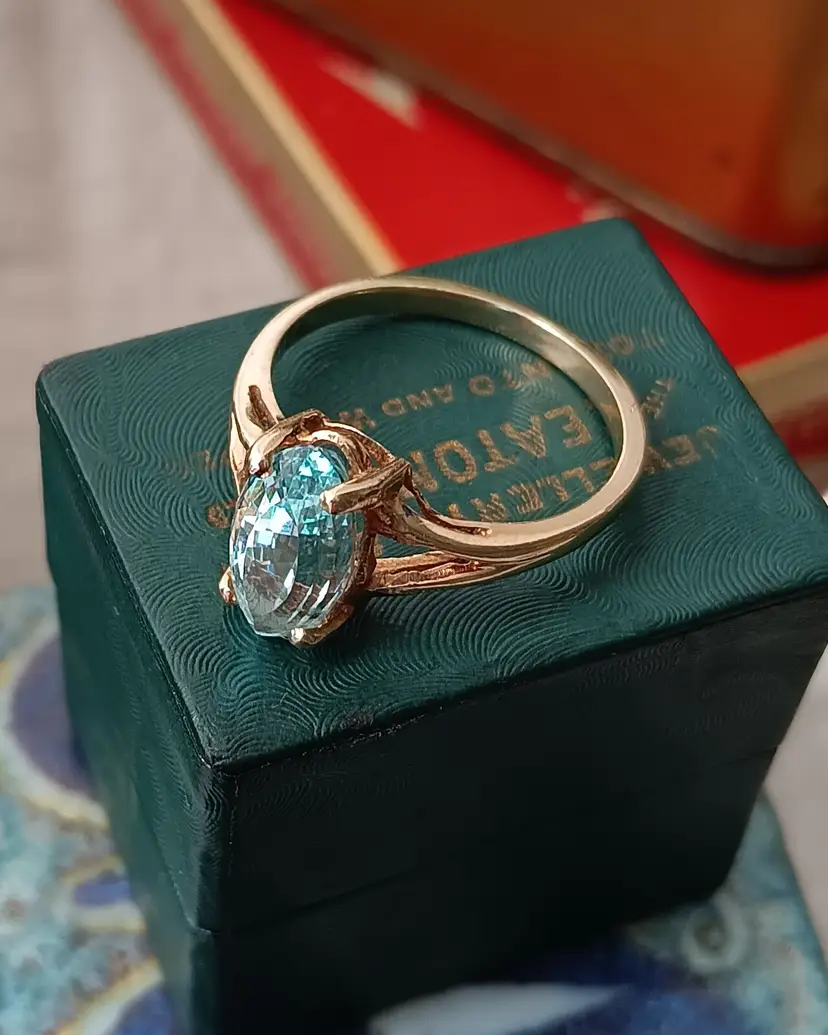 Vintage 14K Gold Aqua Marine Ring