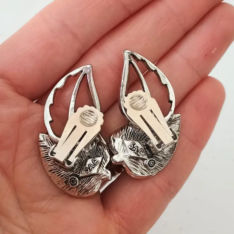 Vintage SAC Sarah Coventry Wind Song Leaf Link Clip On Earrings Silvertone