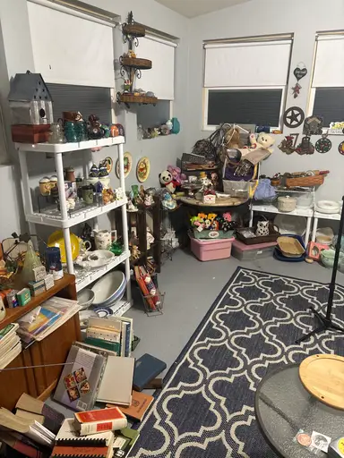 Happy New Years! Come Shop The Shelves With LE ! 