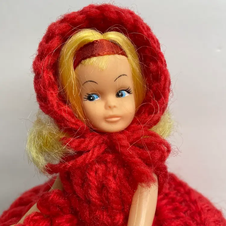 VTG Crochet Red Riding Hood Blonde Toilet Paper Bathroom Kitsch Doll Hong Kong