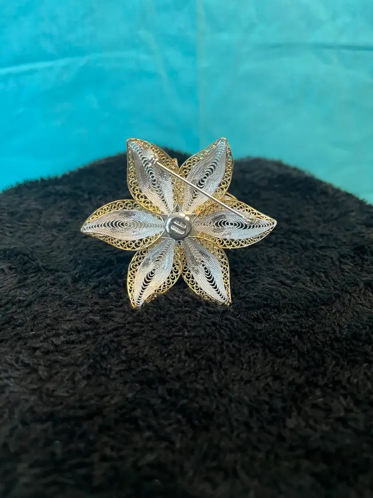 Vintage 9.25 Sterling Silver & Gold Tone Filigree Flower Brooch Pin