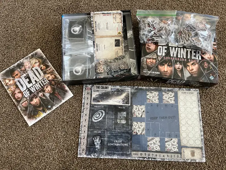 Dead of Winter a Crossroads Game